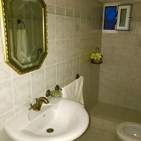 Amarynthos Guest House أمارنثوس